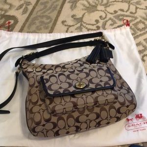 Coach Bags - Coach Shoulder Hans Bag Coach Bags - Coach Shoulder Hans Bag